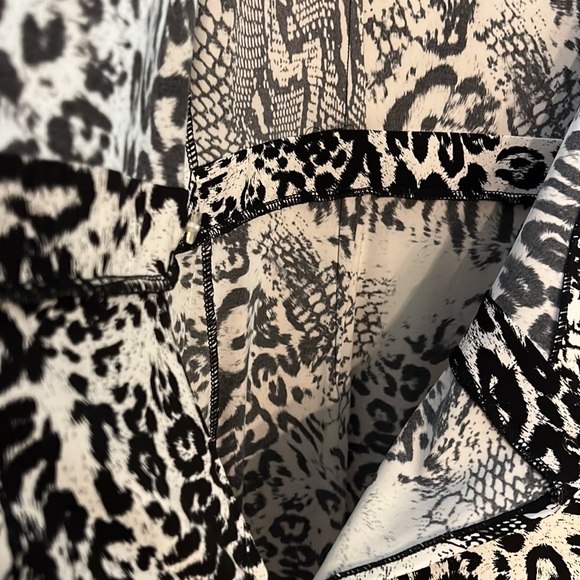 Petite L - Peter Nygard Animal Print Wrap Dress - Picture 9 of 10